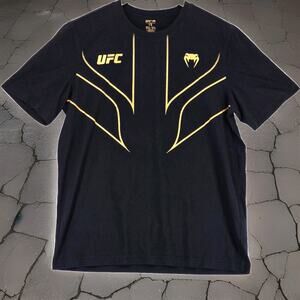 UFC Venum Men's Black T-Shirt Gold MMA Logo Short Sleeve Snake Crew Neck Small